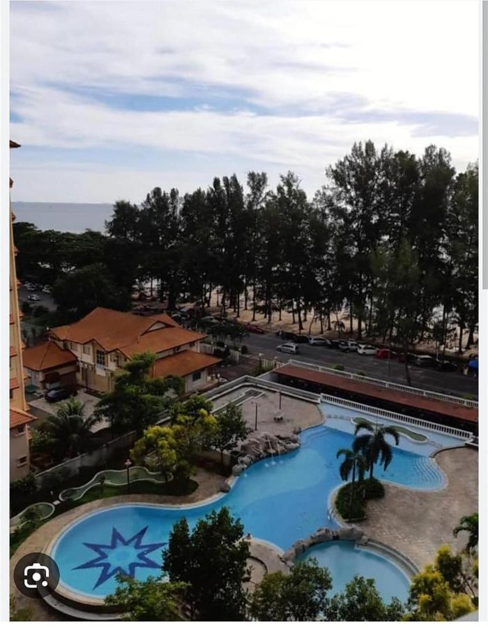Pantai Puteri Apartment